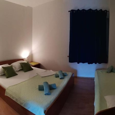 Apartments Sretna Gradac  Exteriör bild
